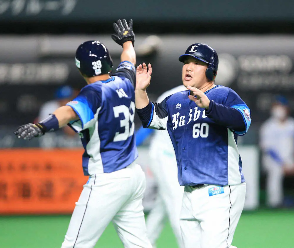 【画像・写真】西武、打線のつながりが止まらない！7人連続単打で一挙5点