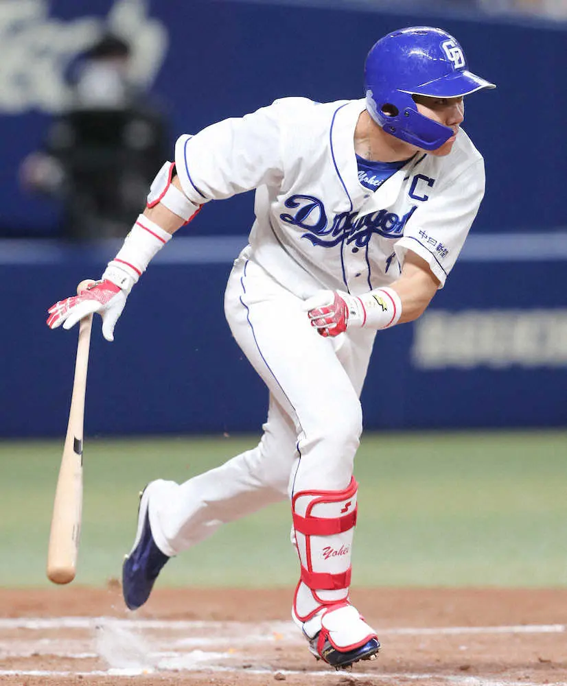 【画像・写真】中日・大島　NPB史上47人目通算250盗塁達成!初回に右前打で出塁し今季初盗塁決める