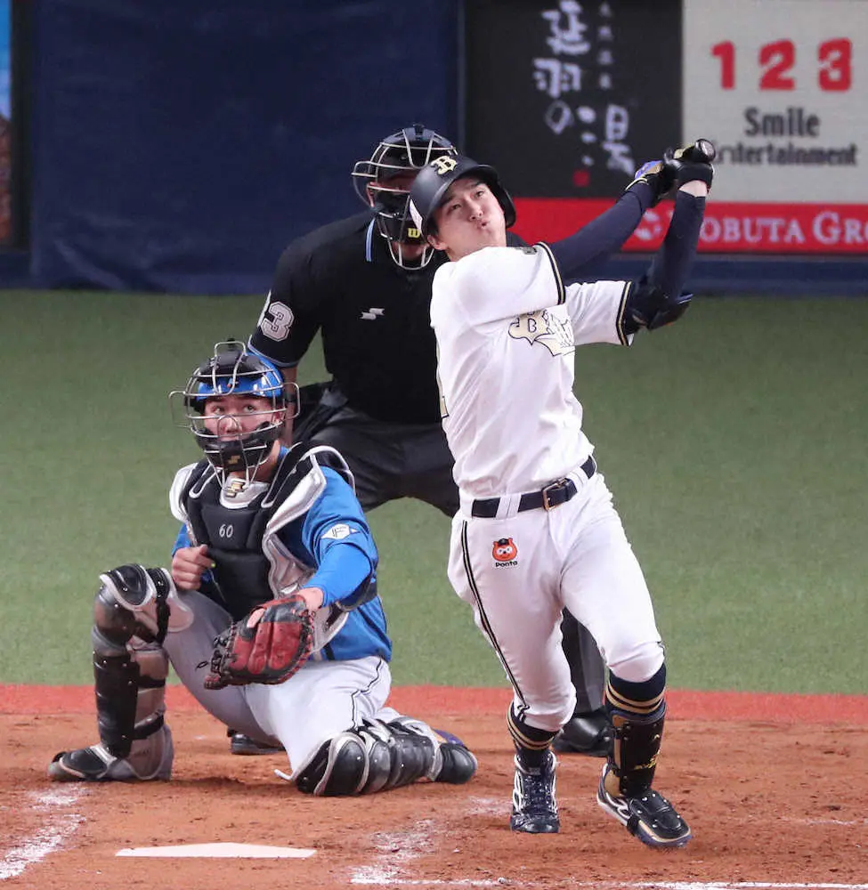 【画像・写真】オリ・佐野皓　今季初スタメンの伏兵が5回に同点となる今季1号2ラン