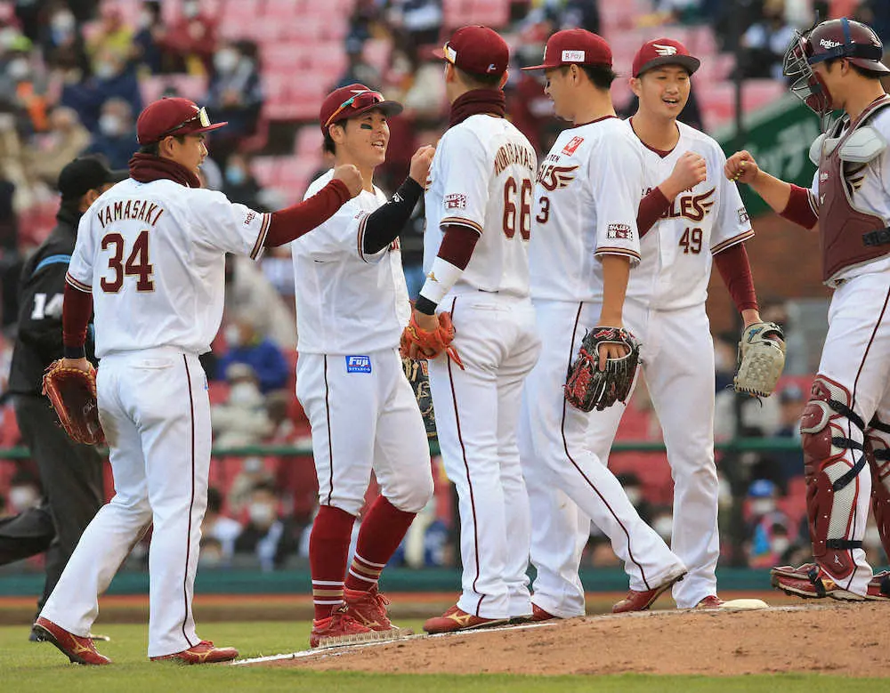 【画像・写真】楽天コロナ禍救う田中将日米183勝にV打の大地「言うことありません」田中将「息子が喜んでいます」　