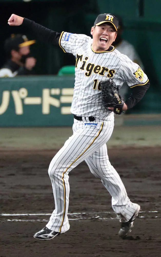 【画像・写真】阪神・西勇　魂の118球で2年ぶり無四球完封!開幕からの連敗止めて待望ハイタッチ