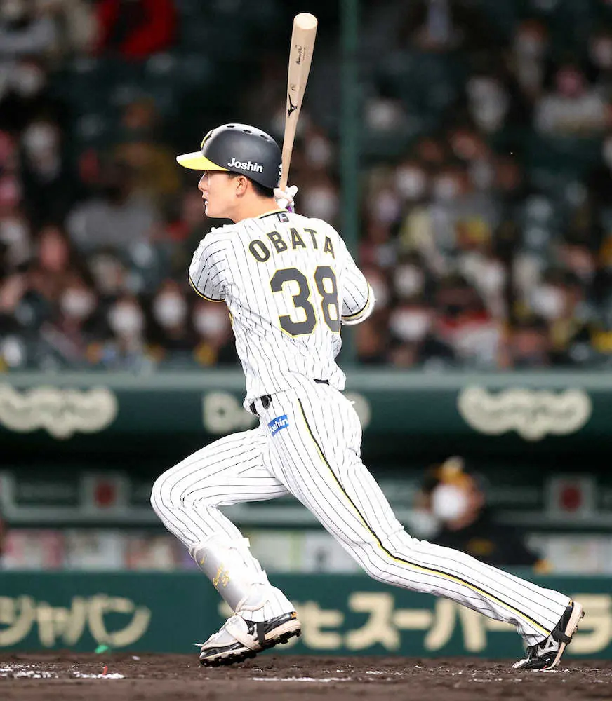 【画像・写真】阪神・小幡　スキあり！暴投見逃さずヘッドスライディング生還　燃えた今季初スタメン