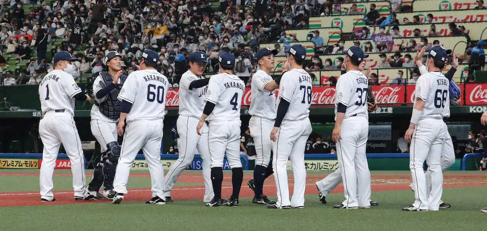 【画像・写真】西武が連敗を7でストップ　先発野手全員安打で大勝　辻監督「一つ勝つのが難しいと」