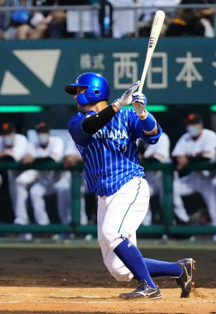 【画像・写真】沖縄出身の嶺井が反撃の中前適時打　球場から大きな拍手　昨年6月以来の先発出場