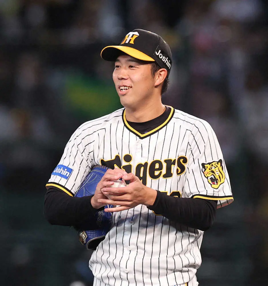 【画像・写真】阪神・青柳が狩野英孝の「紅葉に抱かれて」で打席へ…昨年に続き今年も岩崎がシュールな選曲