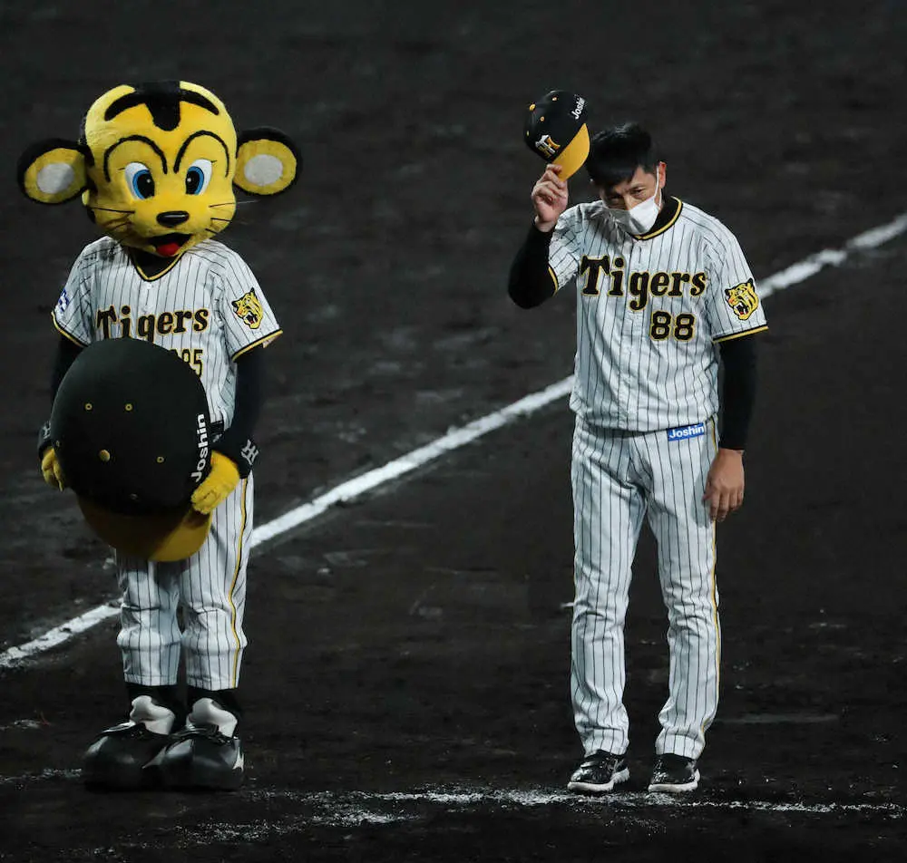 【画像・写真】阪神・矢野監督　菅野から挙げた大きな1勝に「何でもきっかけにしたい。何でも浮上の材料にしたい」