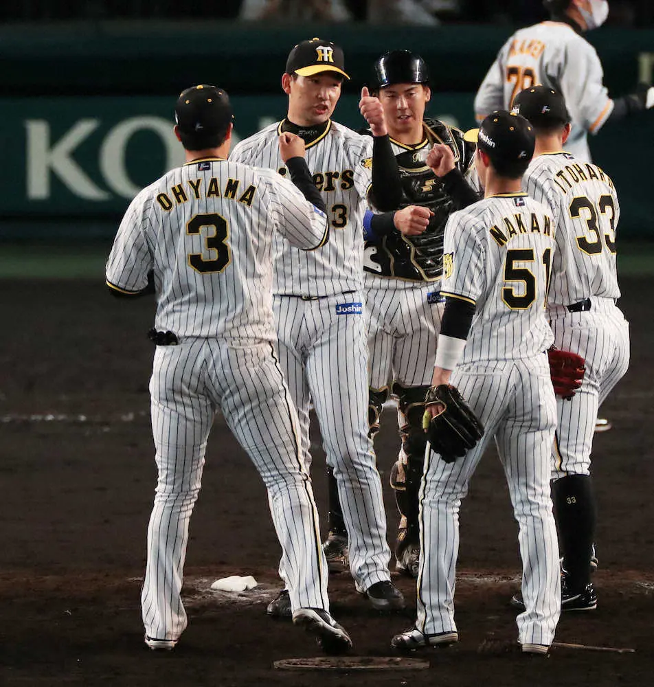 【画像・写真】阪神・岩崎や～～～っとチーム今季初セーブ!　1イニングを淡々と無失点に抑え「仕事を全うするだけ」