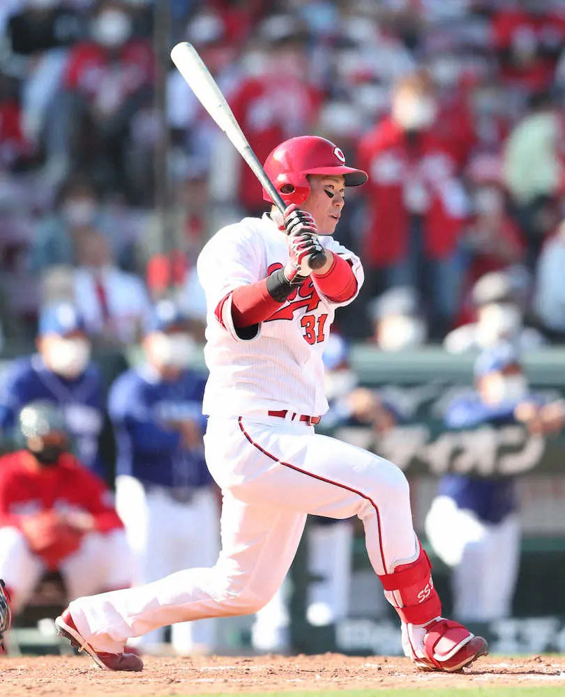 【画像・写真】つなぐ広島打線で逆転勝ち　4番・マクブルーム同点打　続く5番・坂倉は決勝打　本塁打なくとも点が取れる