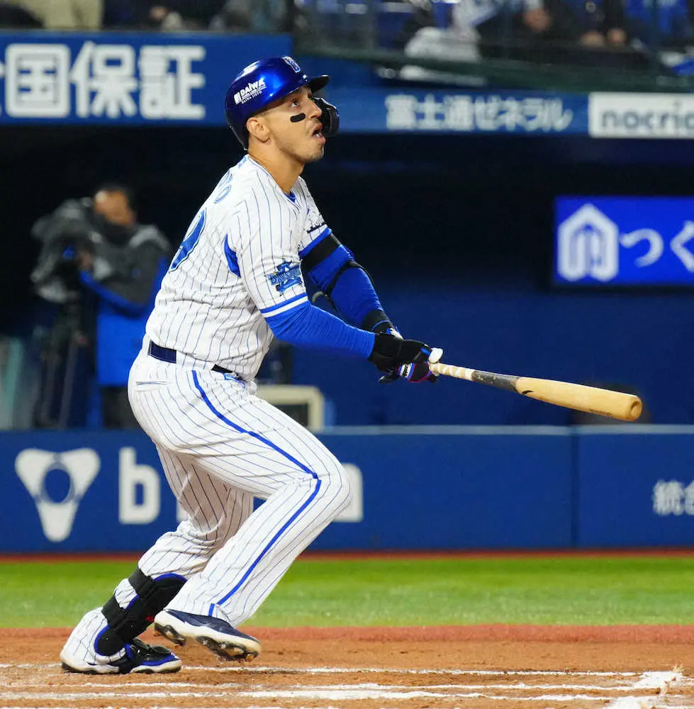 【画像・写真】三浦DeNA　今季初サヨナラ　0－0の延長10回から豪快ソト弾