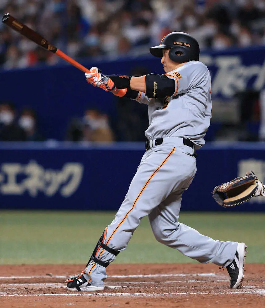 【画像・写真】巨人・原監督「僕とナカジとは“あうん”というのがあるから」　9回に2点二塁打の中島絶賛「よくぞ」