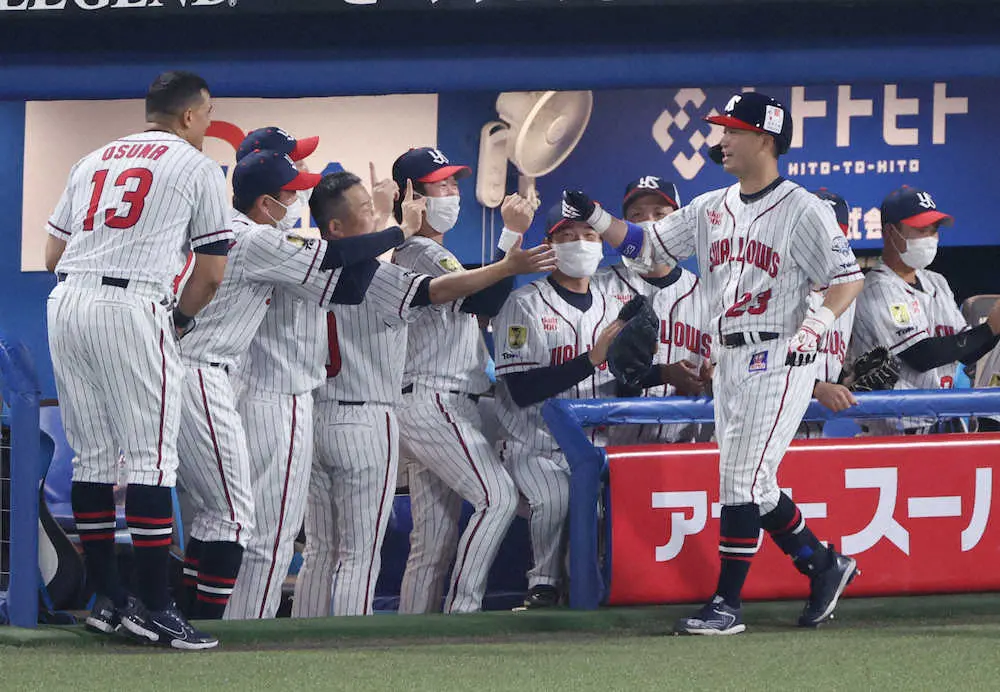 【画像・写真】ヤクルト42歳・石川「ファン、裏方さん…皆さんのおかげ」史上3人目新人から21年連続勝利で178勝目