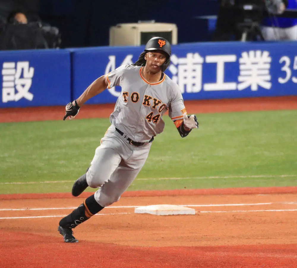 【画像・写真】巨人・ウォーカーが4戦連続マルチ安打となる3安打　原監督「見事な打球の速さ。素晴らしい」