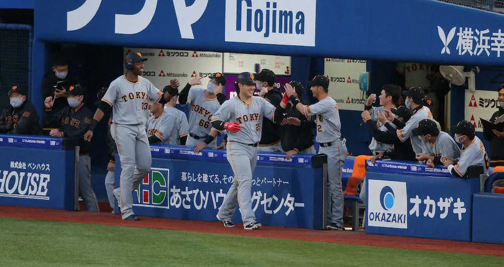 【画像・写真】巨人・岡本和　今季初3戦連発9号！「援護出来て良かった」　2年連続セ2冠王が3年連続へ独走態勢