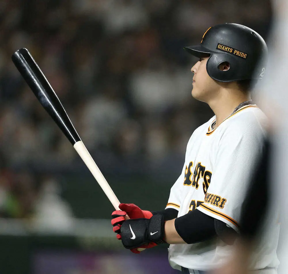 【画像・写真】巨人・岡本和真　4の0で初の5戦連発ならず　今季サタデー初アーチも先送り