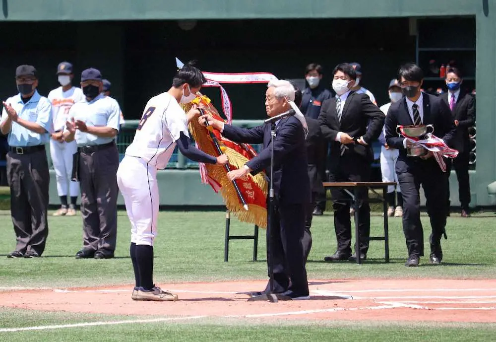 【画像・写真】4度目優勝の和歌山大は初の完全V!ノーサイン野球健在、金谷主将「粘り強く」全日本へ気合