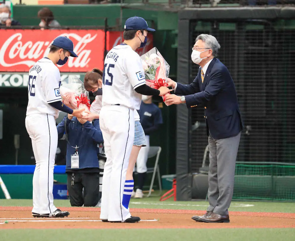 【画像・写真】西武―ロッテ戦「スポニチスペシャルデー」特設ブース盛況　抽選会に2000人