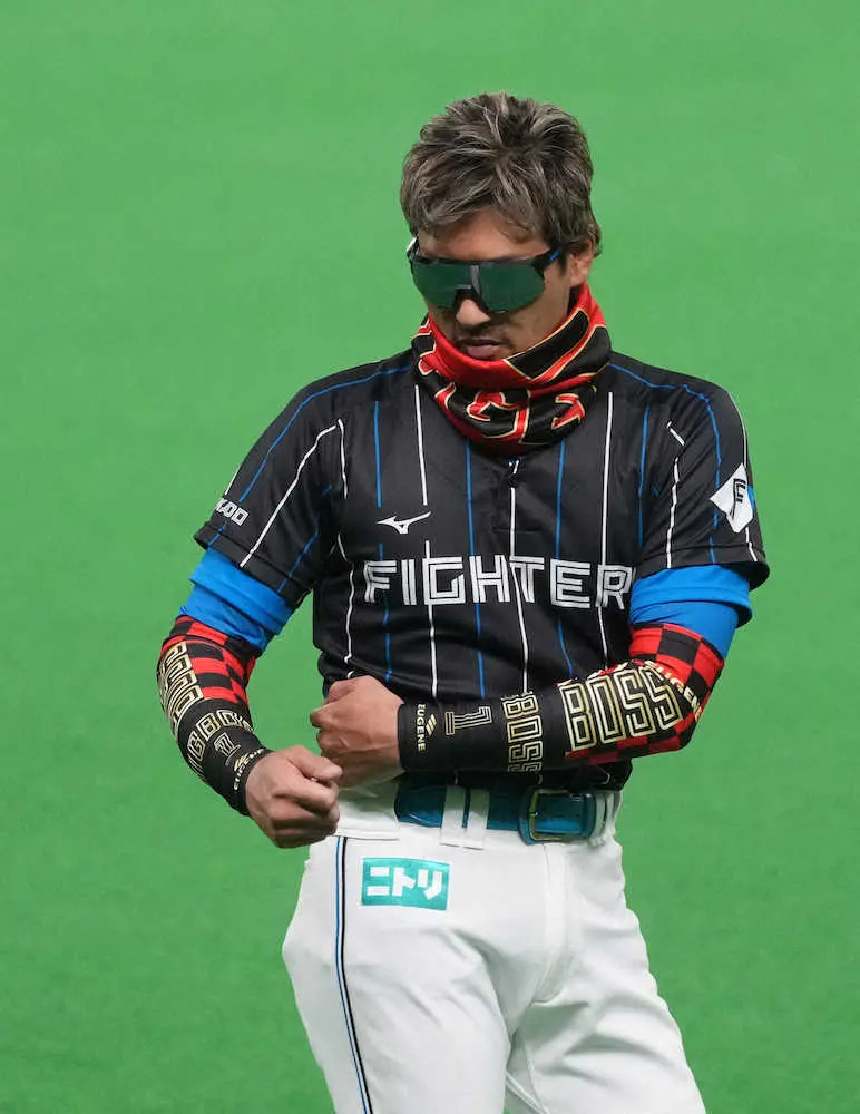 【画像・写真】日本ハム・近藤　右内腹斜筋肉離れで試合復帰まで約8週間　4日の楽天戦前のフリー打撃で負傷