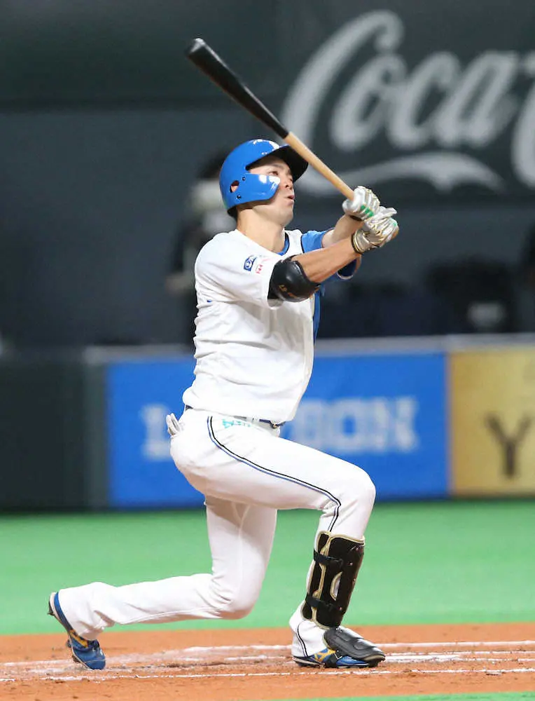 【画像・写真】日本ハム・片岡　「9番・左翼」でプロ初出場　好捕も見せる