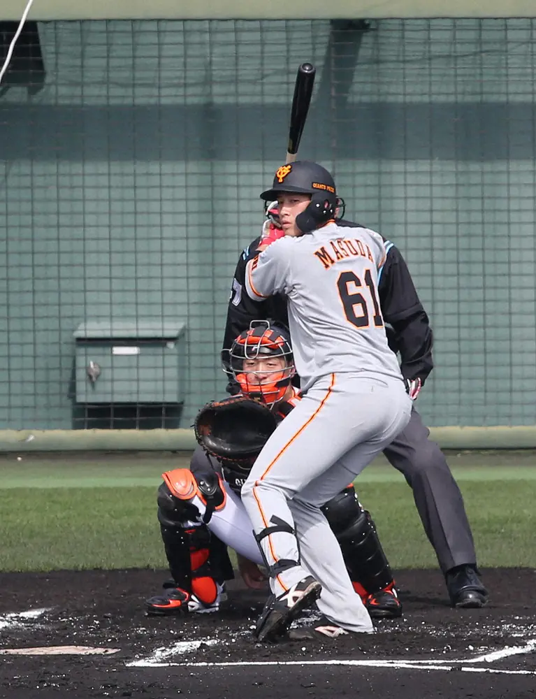 【画像・写真】巨人プロ4年目21歳の増田陸がプロ初出場初打席で一邪飛　3回には2年目20歳の中山がプロ初安打初盗塁