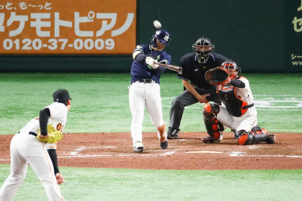 【画像・写真】ヤクルト　村上の不敗神話満塁弾で巨人討ち最多18安打13点　長岡は嬉しいプロ1号！奪首へ0・5差