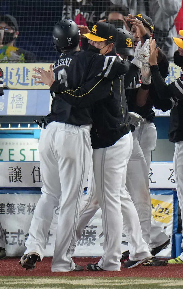 【画像・写真】ソフトバンクが逆転勝ちで4連勝　9回中谷が起死回生同点2ラン　11回、グラシアル決勝打