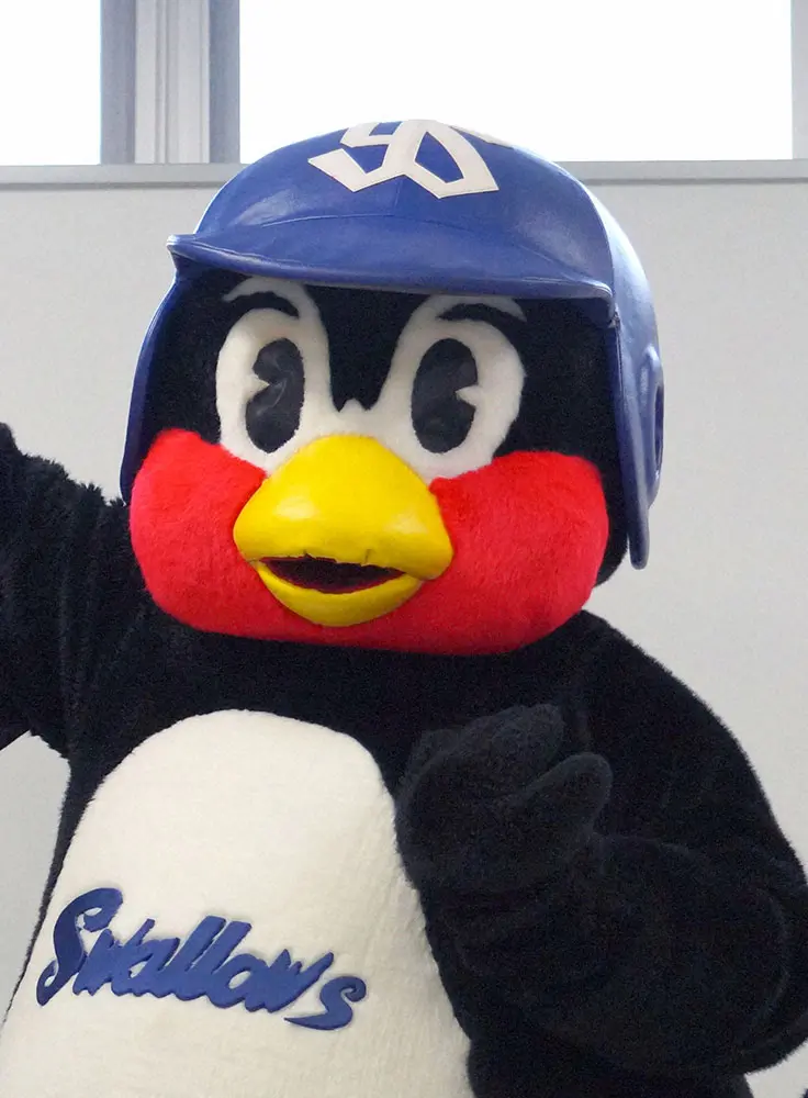 【画像・写真】つば九郎　上島さん悼み「くるりんぱ！」パフォーマンスの後に合掌　ネット「涙止まらん」