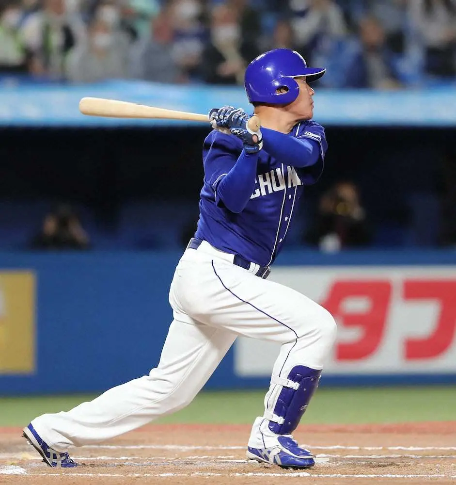 【画像・写真】45歳0カ月の中日・福留、先発出場でセ野手最年長記録更新