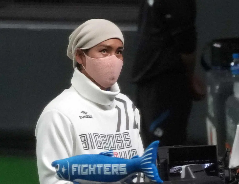 【画像・写真】日本ハム・清宮が右ふくらはぎ負傷か　5試合ぶりにベンチスタート