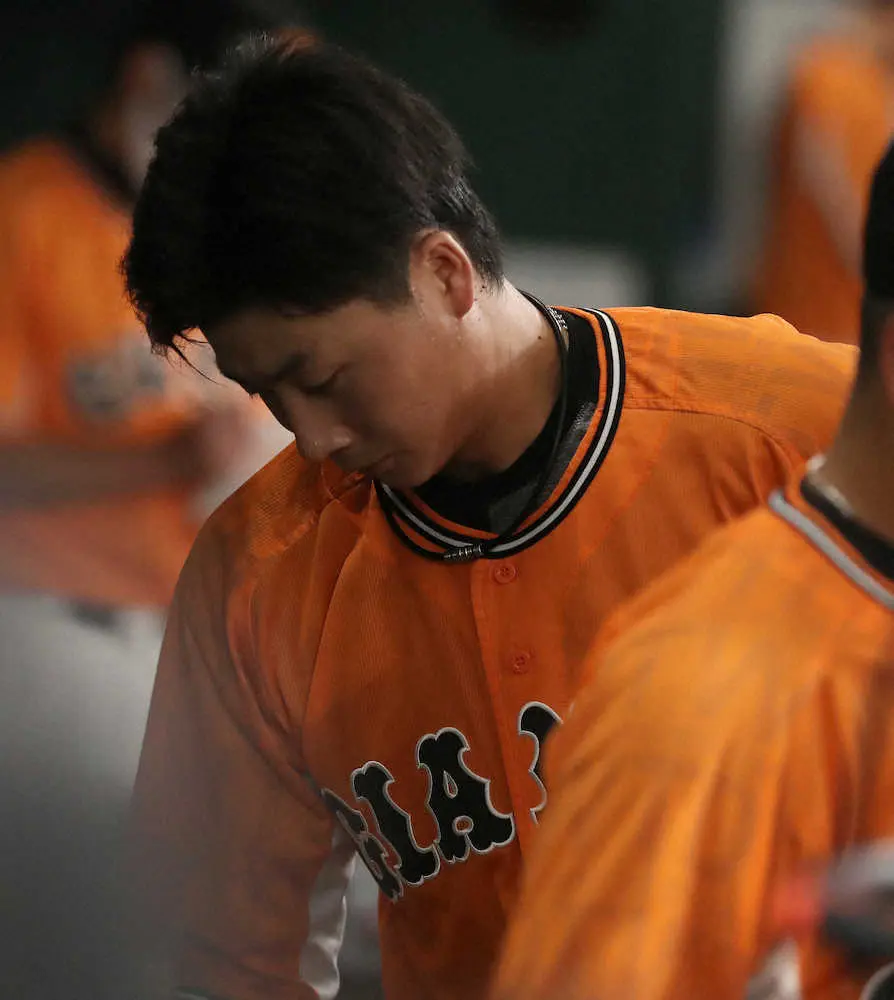 【画像・写真】巨人・広岡　「7番・二塁」で先発も3回守備からベンチに下がる　坂本、吉川離脱中