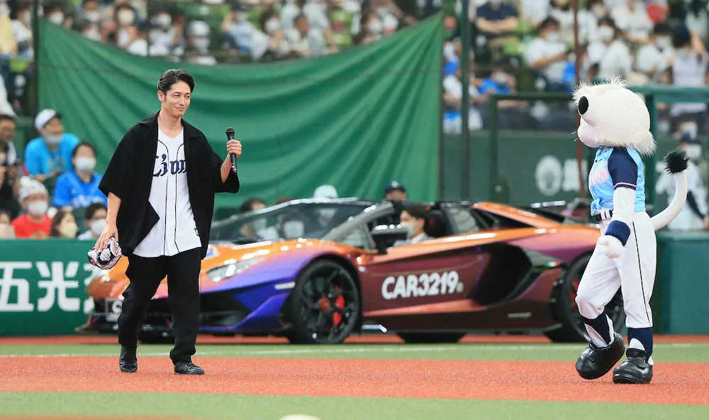 【画像・写真】始球式に登場「玉木宏」がトレンド入り　ネット絶賛「投球フォームもカッコいい」「左投げだったのか」