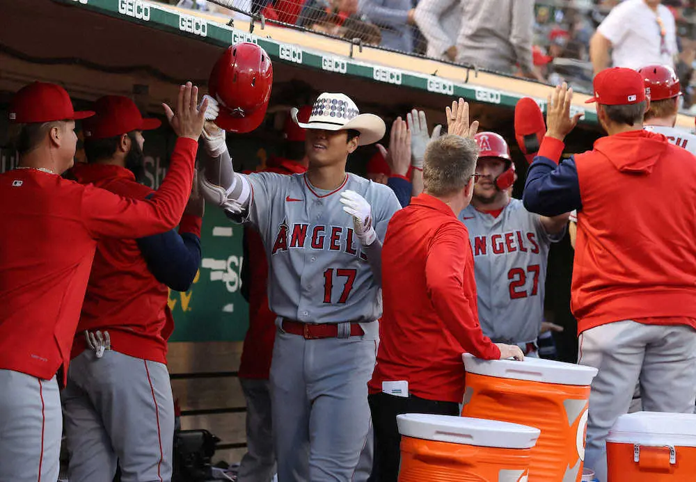 【画像・写真】エンゼルス・大谷の本塁打で記者&一平通訳が驚がくしたのは超低空打球角度19度のメジャー通算30号