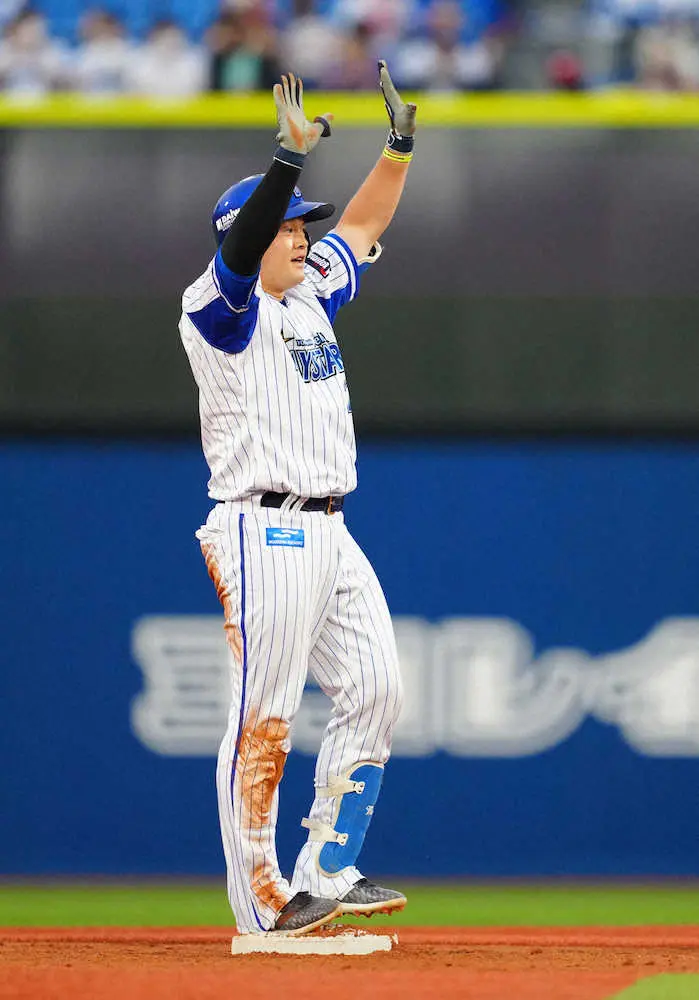 【画像・写真】DeNA3連勝!!牧「走攻守」で躍動　初回適時二塁打→長駆生還＆9回好捕