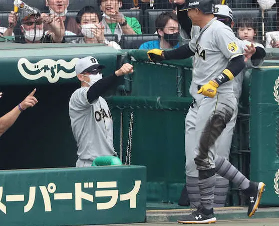 【画像・写真】【阪神・矢野監督語録】復刻ユニで初勝利「このユニホームで勝てないより勝った方が気分もいいんでね」