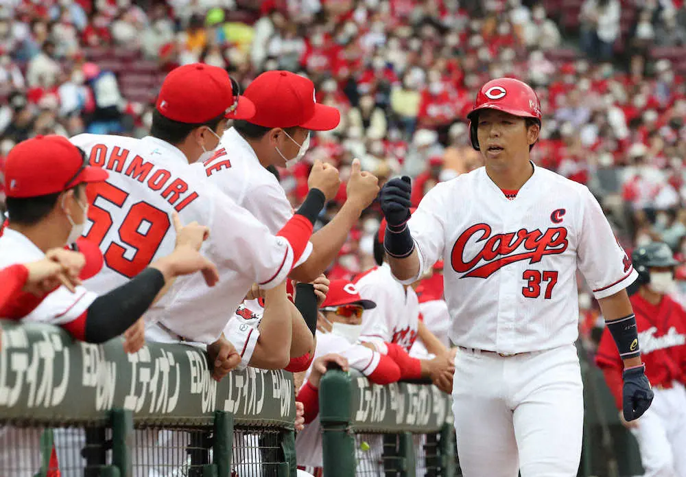 【画像・写真】広島・野間　大勝けん引の3年ぶり4安打「何でもいいので塁に出て、チームに勢いをつけられるようにと」