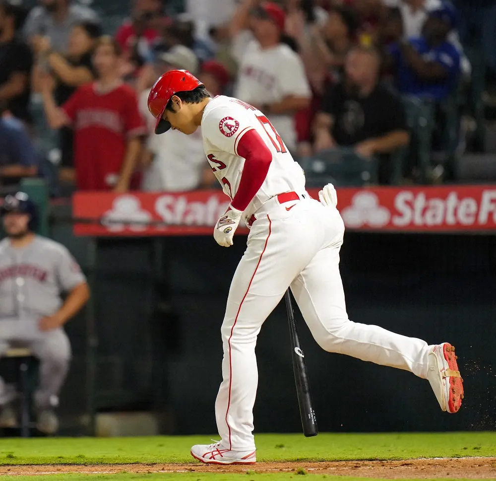 【画像・写真】【カメラマンが見た大谷日米150号の軌跡】険しい表情で打球見つめ…46打席ぶり通算140号（21年）