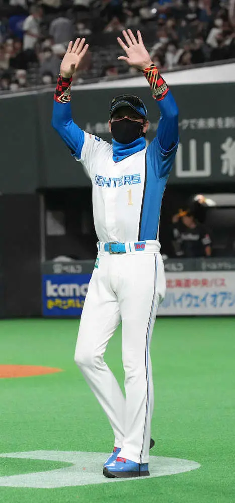 【画像・写真】新庄采配さく裂！日本ハム先発・加藤が「8番」第2打席にヒット