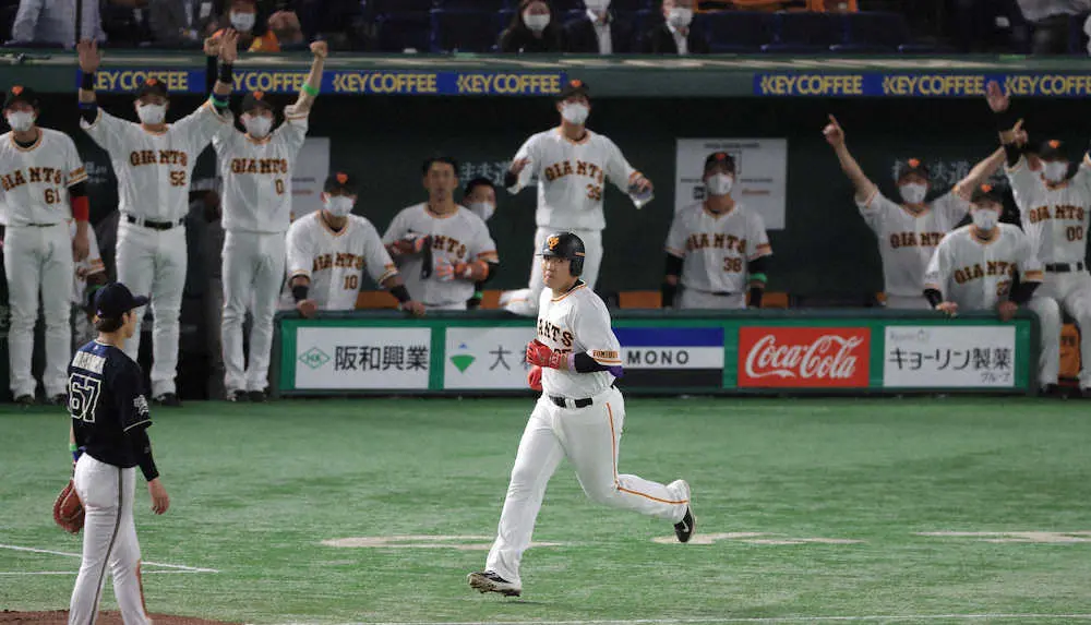 【画像・写真】巨人・岡本　得意の交流戦でお目覚め10試合ぶり13号先制2ラン「感触も凄く良かった」