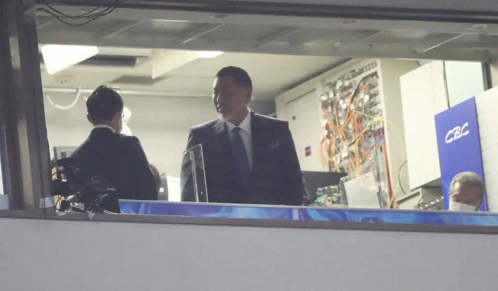 【画像・写真】清原和博氏がバンテリンDに　中日-西武戦のテレビ解説で