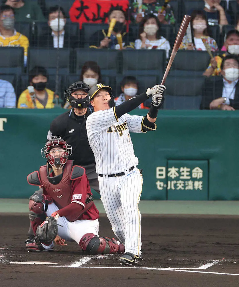 【画像・写真】阪神・大山、先制8号ソロ「浮いてきた変化球を一発で」24日は田中将から決勝打、連日聖地沸かせる
