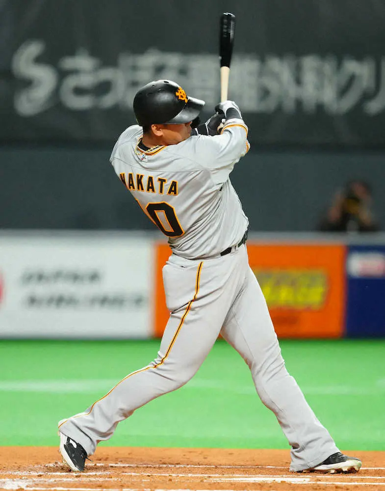 【画像・写真】巨人・中田翔が札幌ドームで大暴れ！　古巣戦初スタメン、第1打席で安打　前夜から3の3、打率10割！