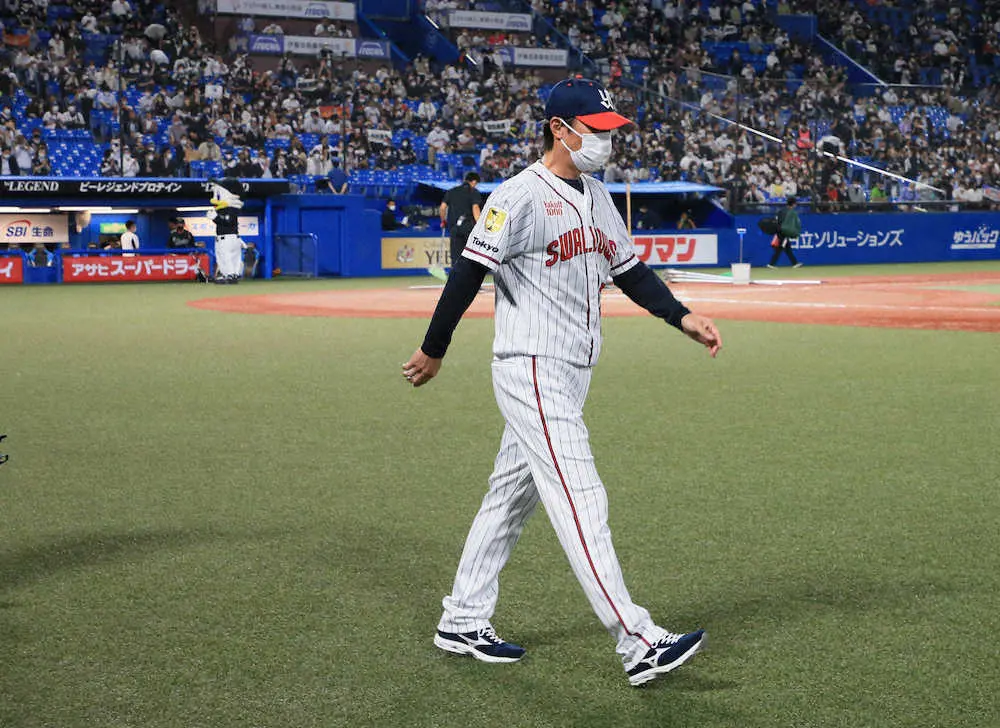 【画像・写真】ヤクルト高津監督「神宮らしいっちゃ神宮らしいけれど…」今季神宮最多の両軍計6発も、好機で打てず　　