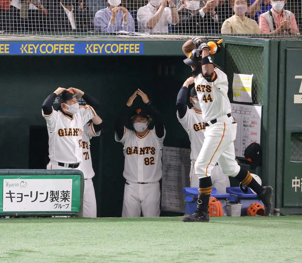 【画像・写真】巨人ウォーカー　来日初の3戦連発11号ソロ！「次の打席も打てるように頑張ります」