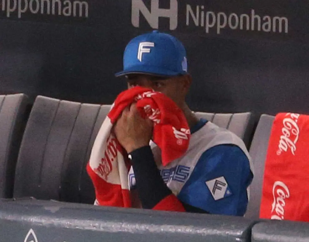 【画像・写真】日本ハム・北山、万波の涙　魂がこもった一投一打にファンも感情移入　若き泣き虫集団の成長に期待