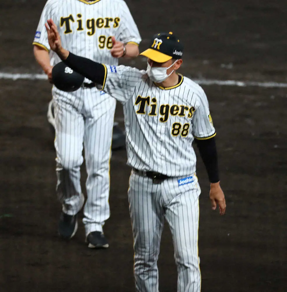 【画像・写真】【阪神・矢野監督一問一答】6点差逆転「今季一番うれしい試合」今季最多観衆の前でBIGBOSSに意地