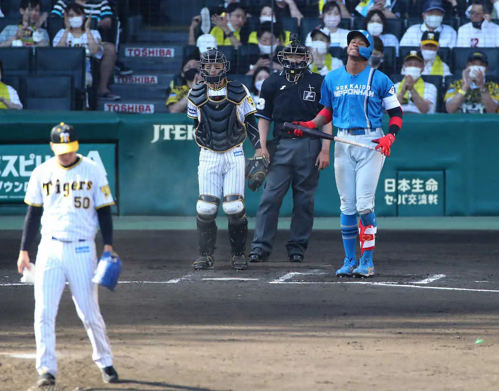 【画像・写真】新庄ビッグボス　清宮2安打に拍手も…三塁すら踏めず今季10度目の零敗に“落胆”