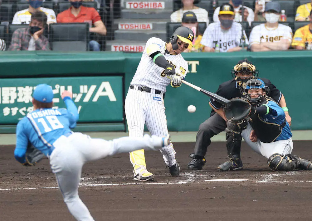 【画像・写真】阪神・佐藤輝　自分のスイングできて「キモティ～」、決めぜりふ本家G・G・佐藤さんも大歓迎