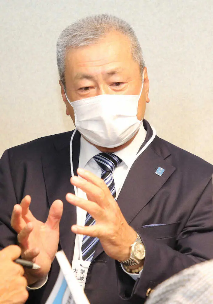 【画像・写真】近大に阪神・佐藤輝らOBプロ7人が硬式球差し入れ、小寺主将「全国制覇して恩返ししたい」