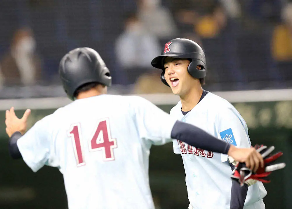 【画像・写真】近大、13年ぶり初戦突破　東原が代打逆転3ラン「うれしすぎて頭が真っ白」