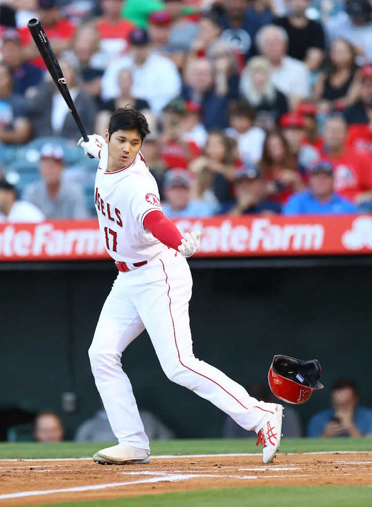 【画像・写真】大谷翔平　12連敗阻止へ　らしさ全開、右手一本で右前打も無念走塁死　トラウトが31打席ぶり安打