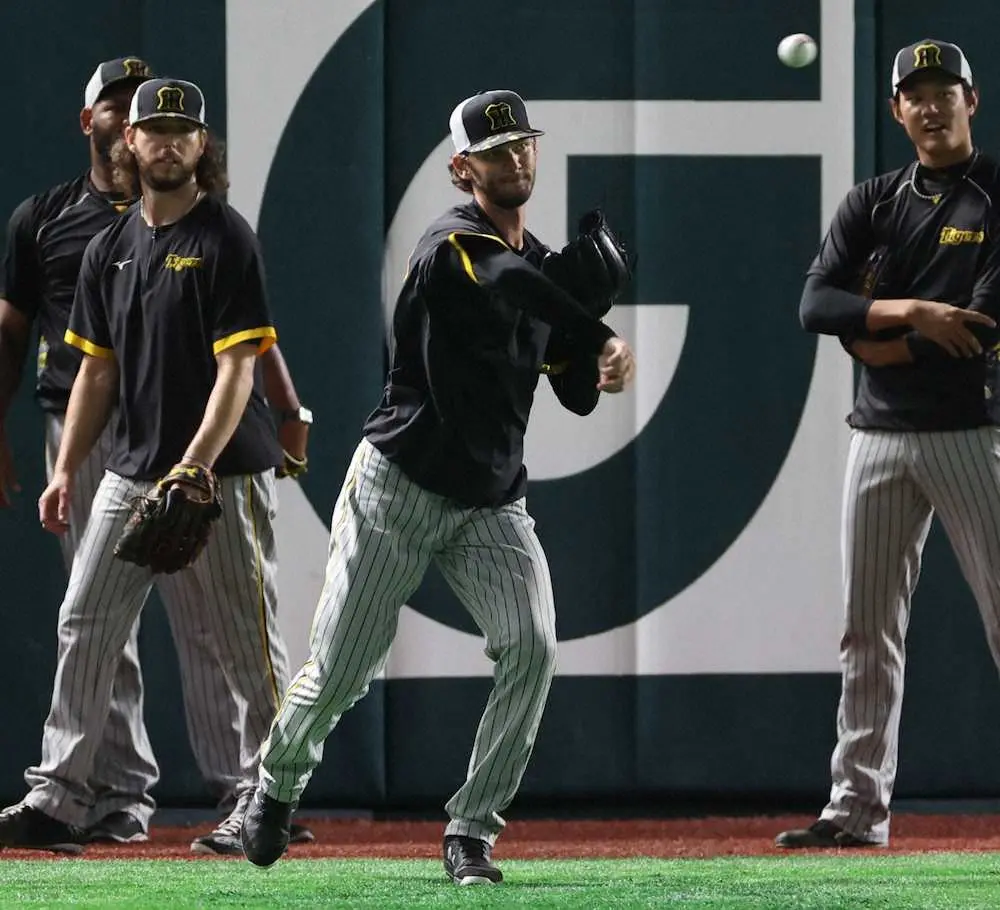 【画像・写真】阪神・梅野「治療をしてくれたトレーナーの方々に感謝」　ケラー「ここに戻ってくることができてうれしい」